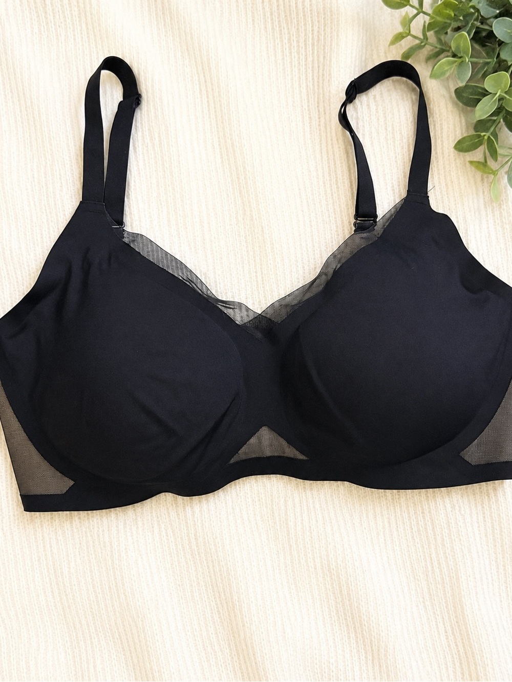 Honeylove Mesh Crossover Wireless Bra – Black – Size XL ✨